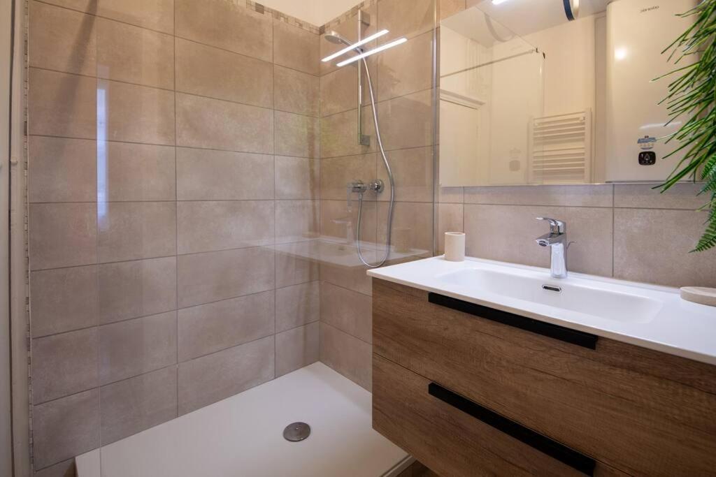 Logement De Charme En Plein Coeur D'أفينيون المظهر الخارجي الصورة